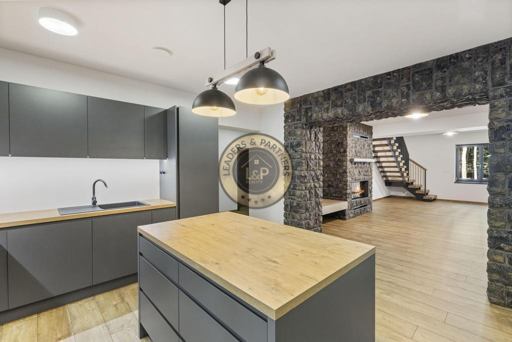 Na predaj luxusná vila rekreačnej oblasti Modra Piesok - 15