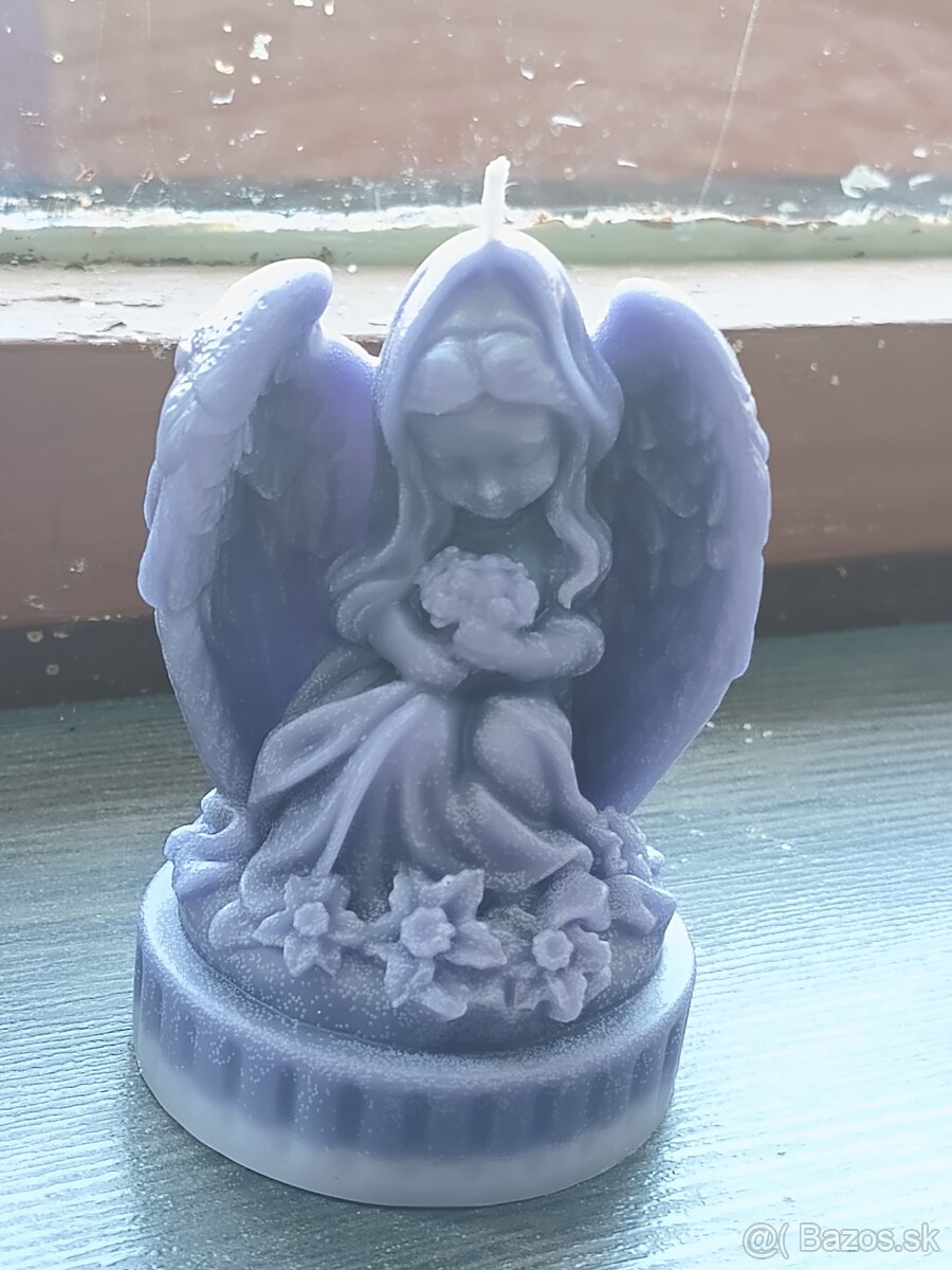 Domáce vyrobené sviečky a kytica - 15