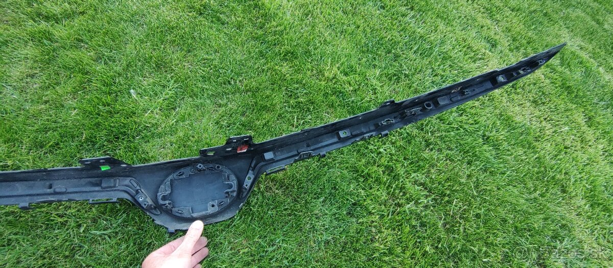 Toyota Corolla XII E21 2018 pre SEDAN - predna maska logo - 15