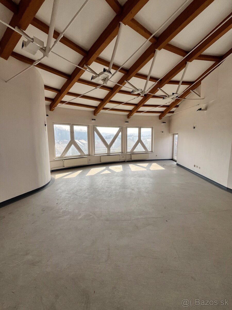 Administratívna budova - Prenájom - 15