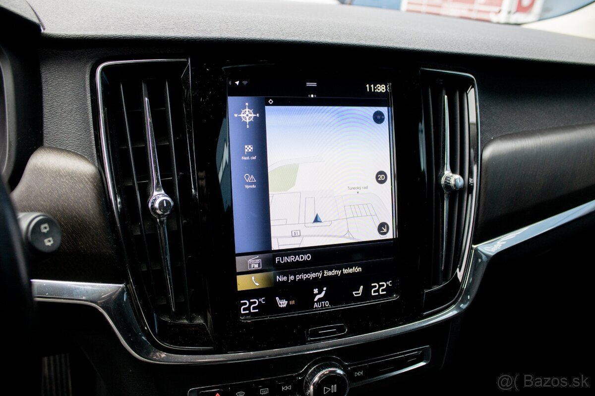 Volvo V90 D4 2.0L Momentum Cross Country - 15