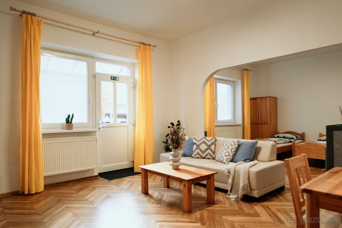 BYTOVÝ DOM - Topoľčany, Tovarnícka ul. - 15