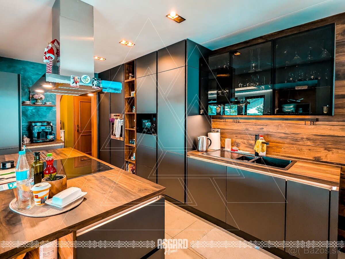 Kompletne zrekonštruovaný rodinný dom s garážou a bazénom - 15