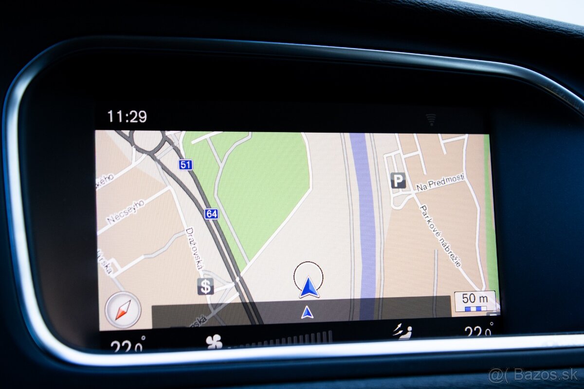 Volvo V40 D2 2.0L 88kW MT/6 2018 - 15