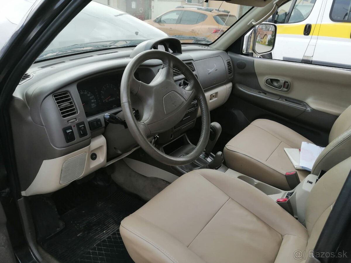 Mitsubishi Pajero Sport - 15