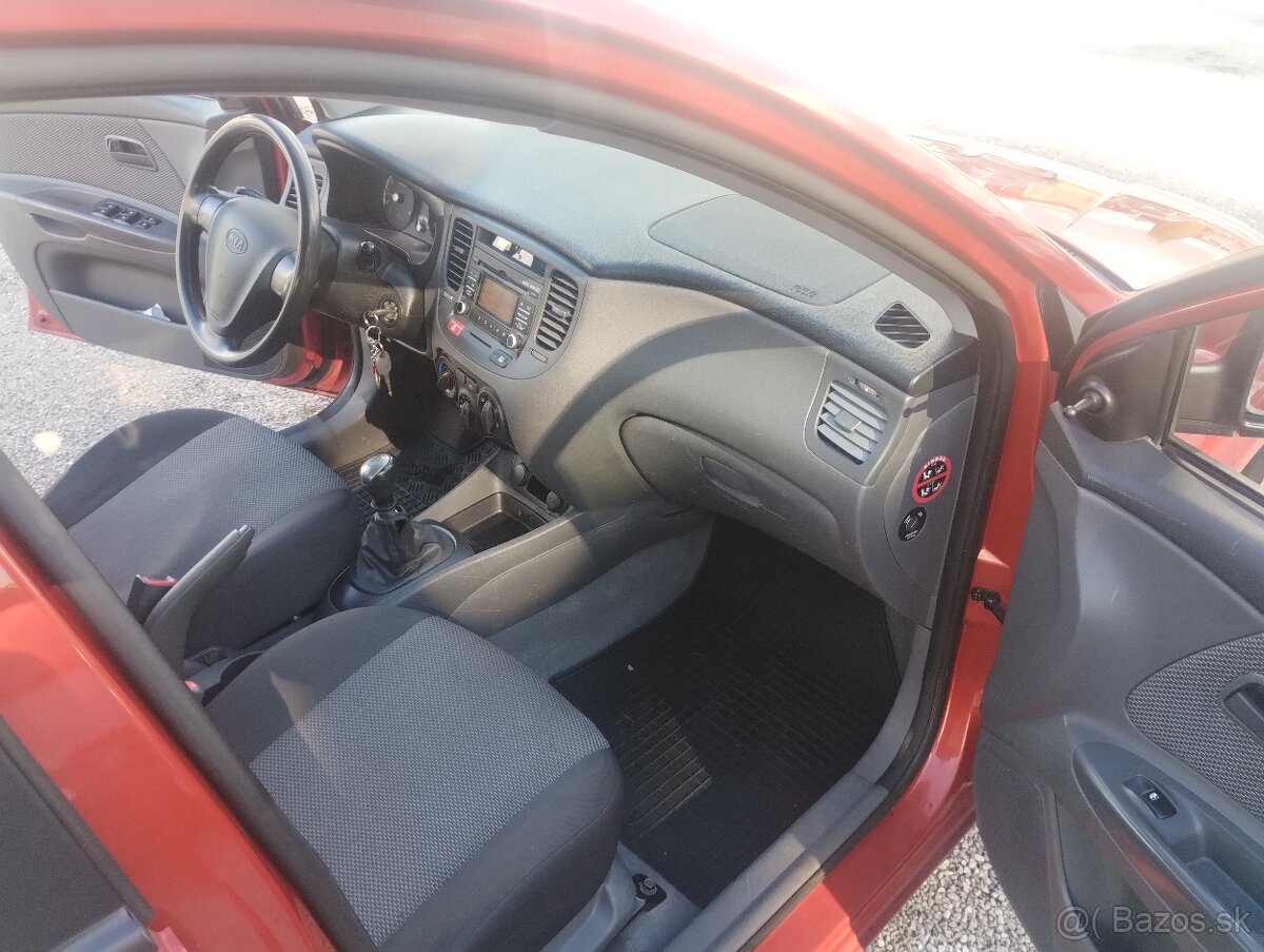 Kia Rio 1.4 LX Plus - 15