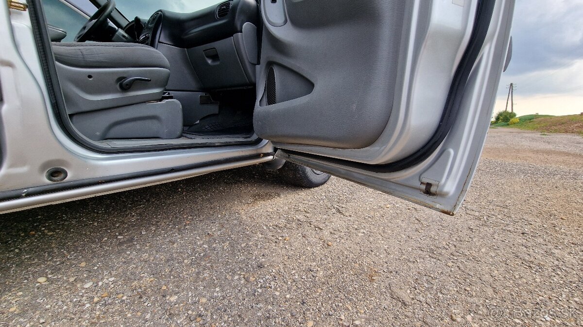 Chrysler Voyager 2.8 CRD automat, 7 miestny, SK auto - 15