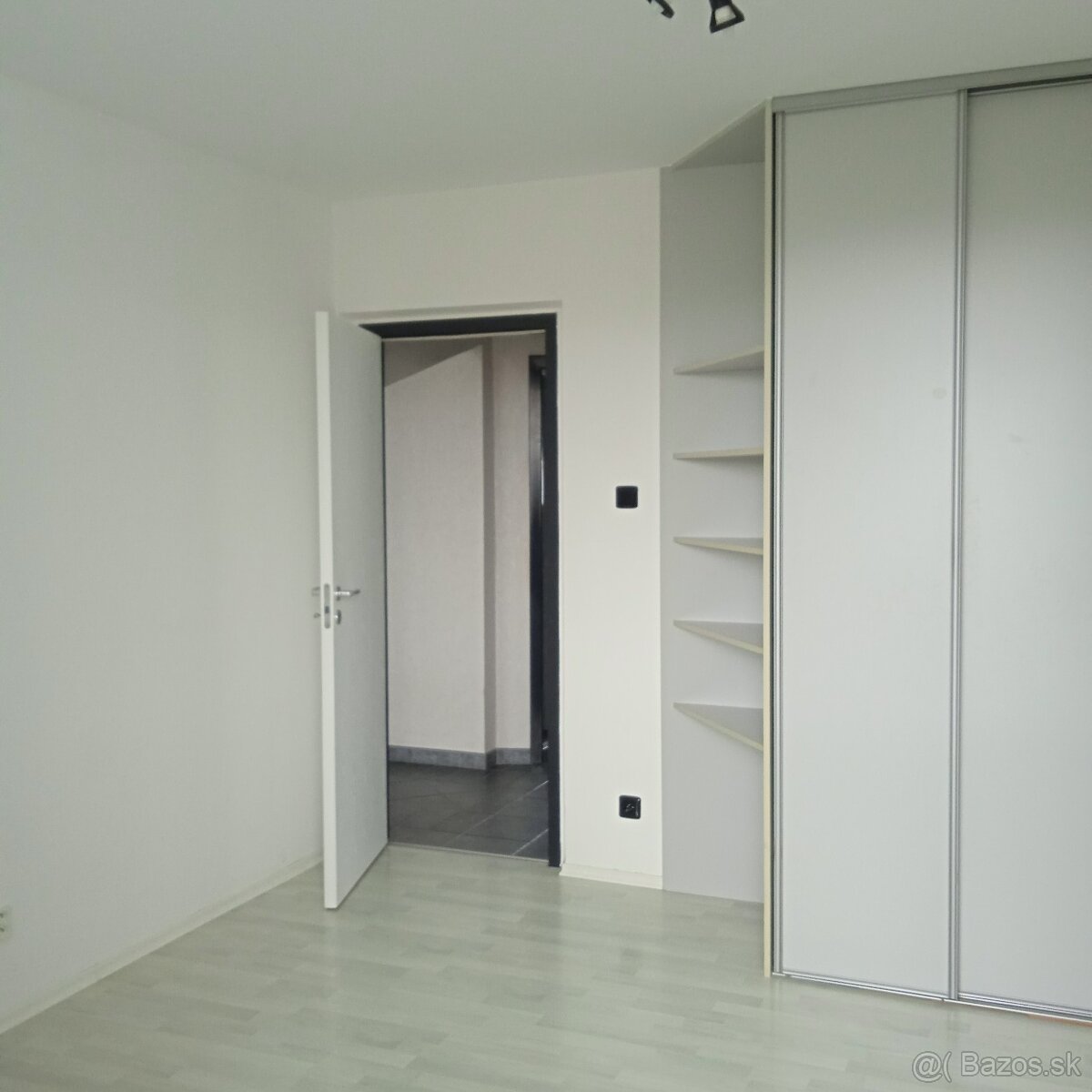 3 - izbový Bauring, stará Sásová, Banská Bystrica - 15