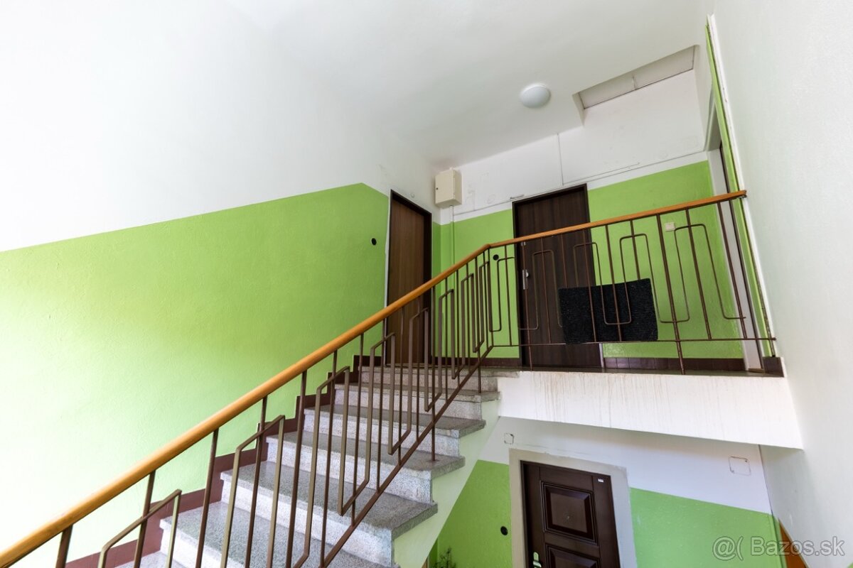 Tehlový 2 izbový byt v centre mesta NMNV - 15