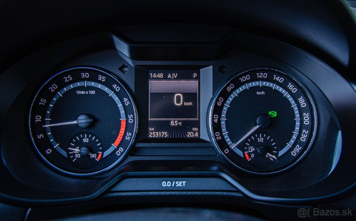 Škoda Octavia Combi SCOUT 2.0 TDI DSG 4x4 - 15