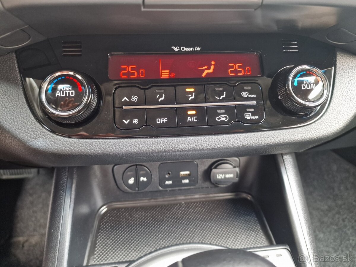 Kia Sportage 2.0 CRDi 4WD 100Kw Platinum A/T, SR, 1. Majiteľ - 15