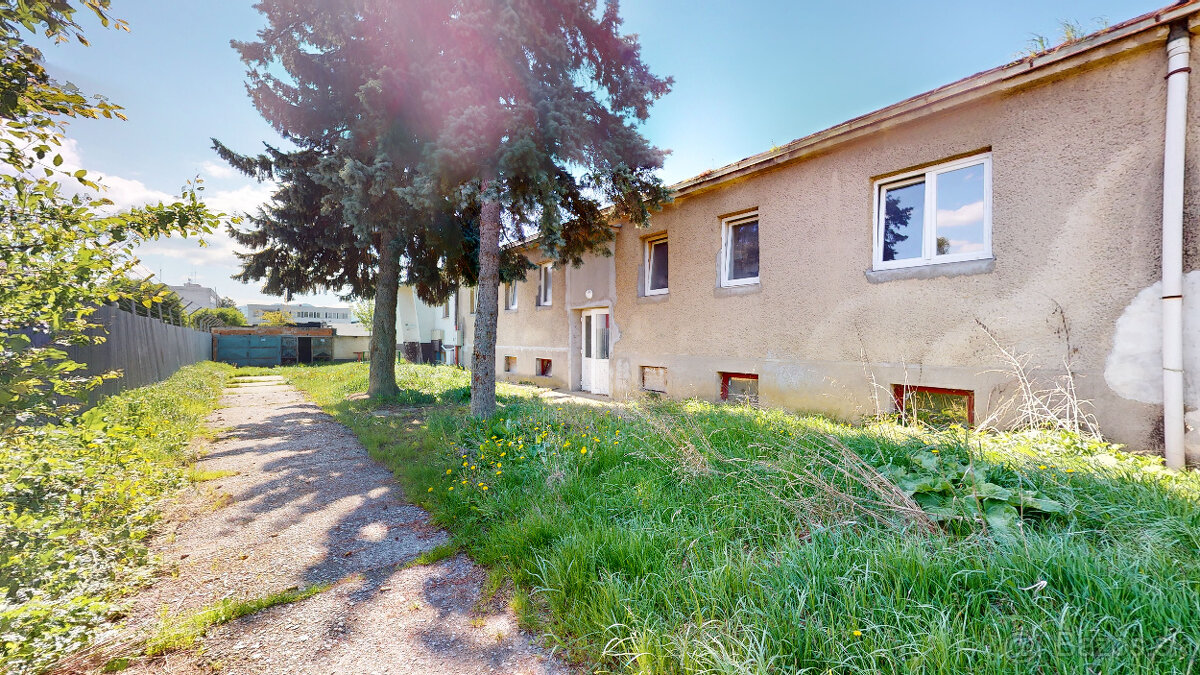 4 BYTY a SKLADOVÉ PRIESTORY / 11% ročne potenciálny výnos - 15