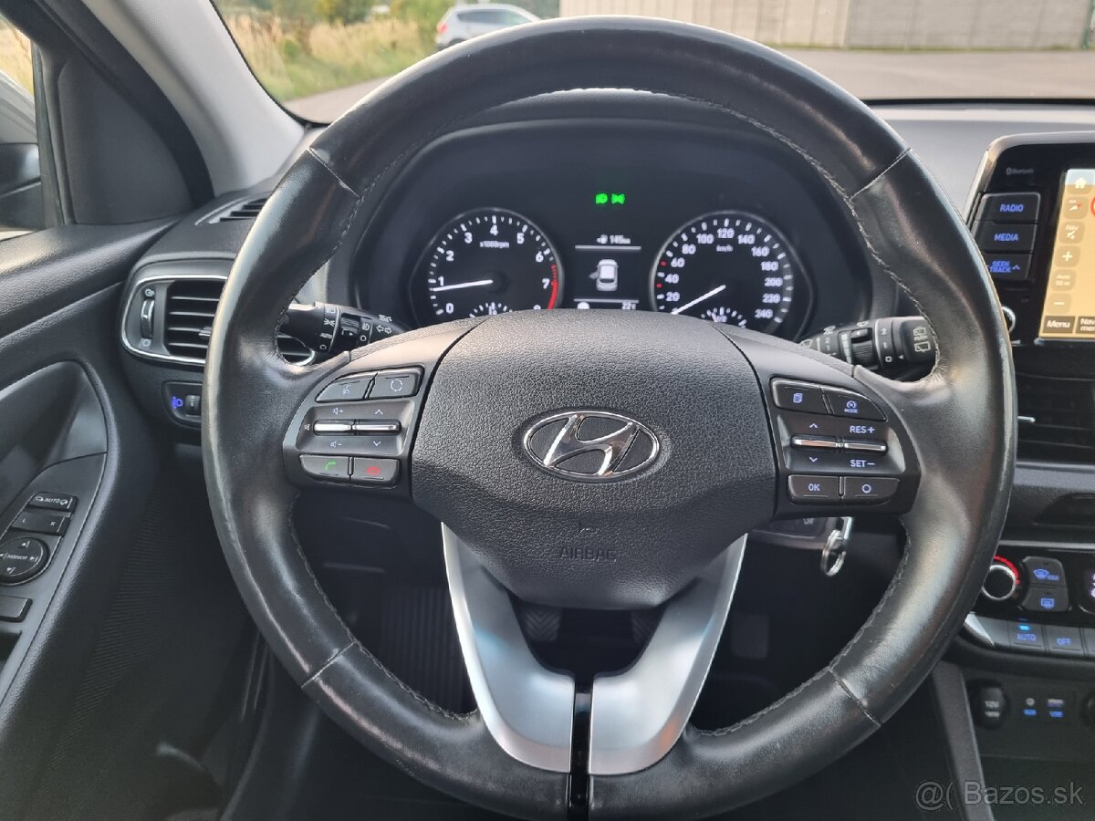 Hyundai i30 Combi 1.4 Benzín 74kw - 15