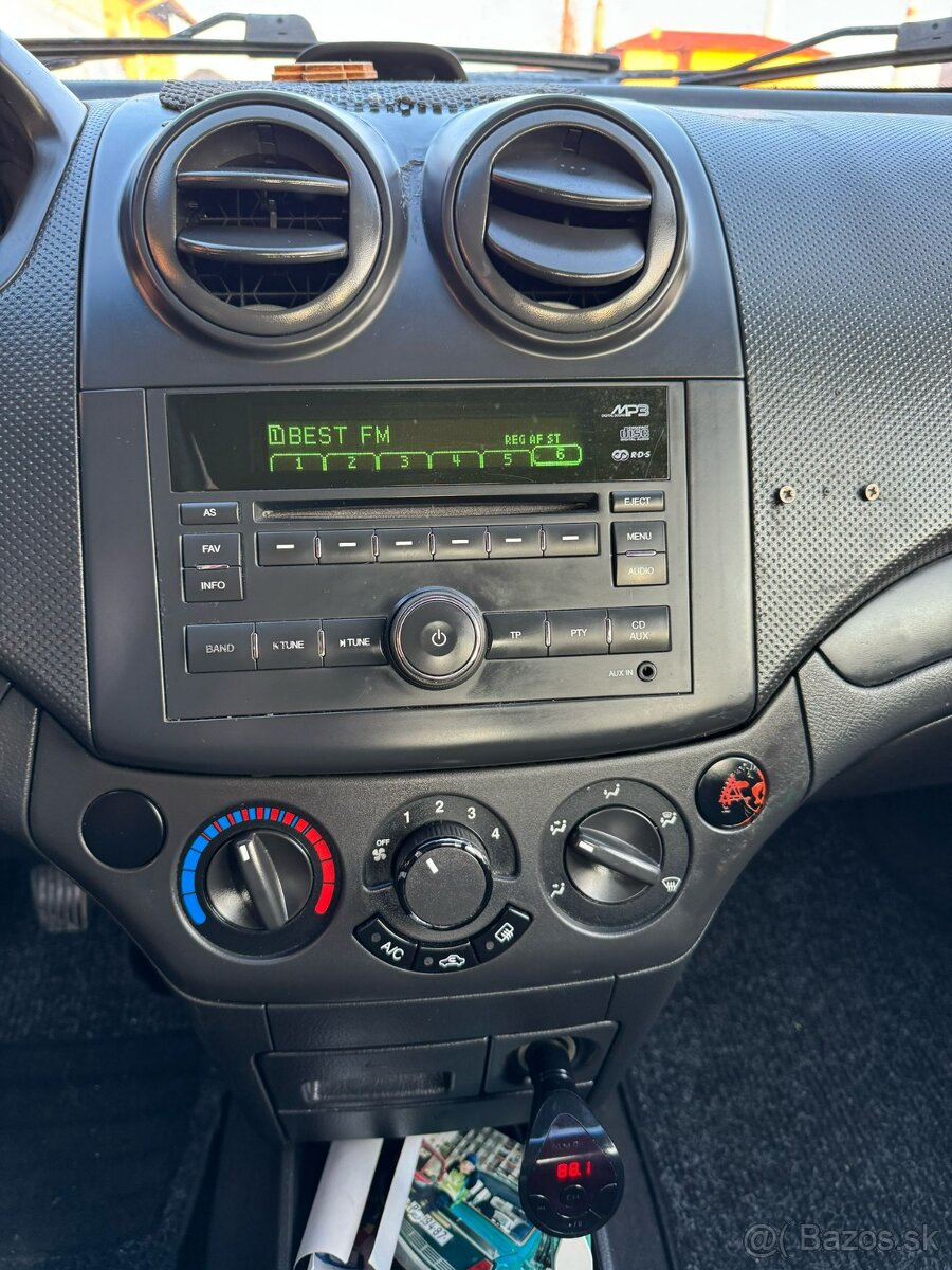 Chevrolet Aveo 1.2 8v Komfort - 15