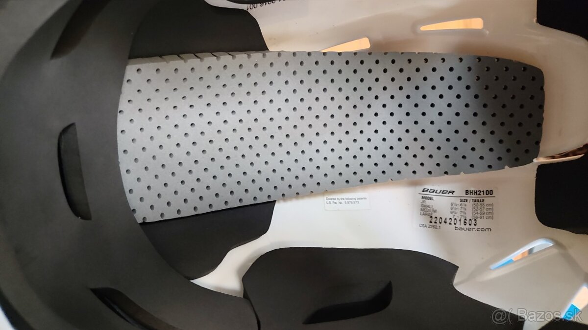 HOKEJOVÁ HELMA - 15