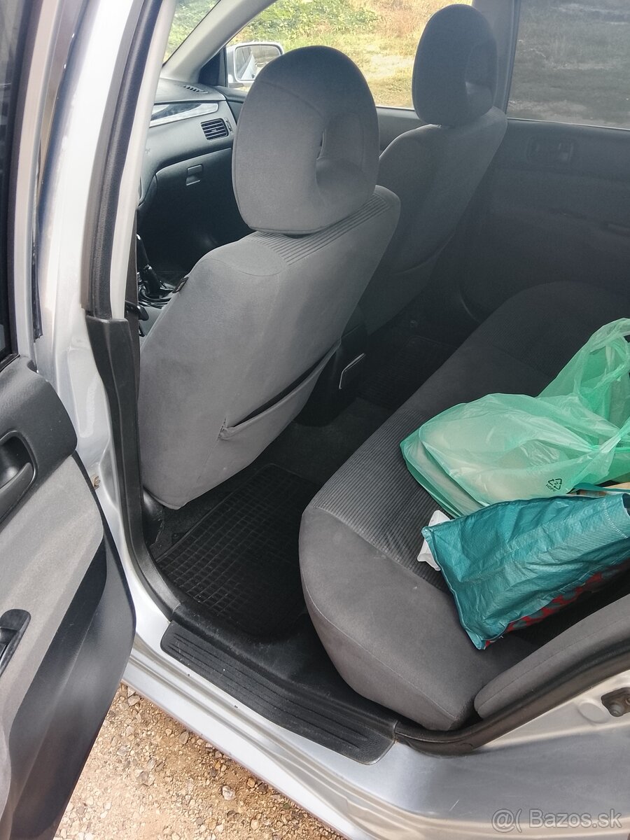 Predám mitsubishi lancer - 15