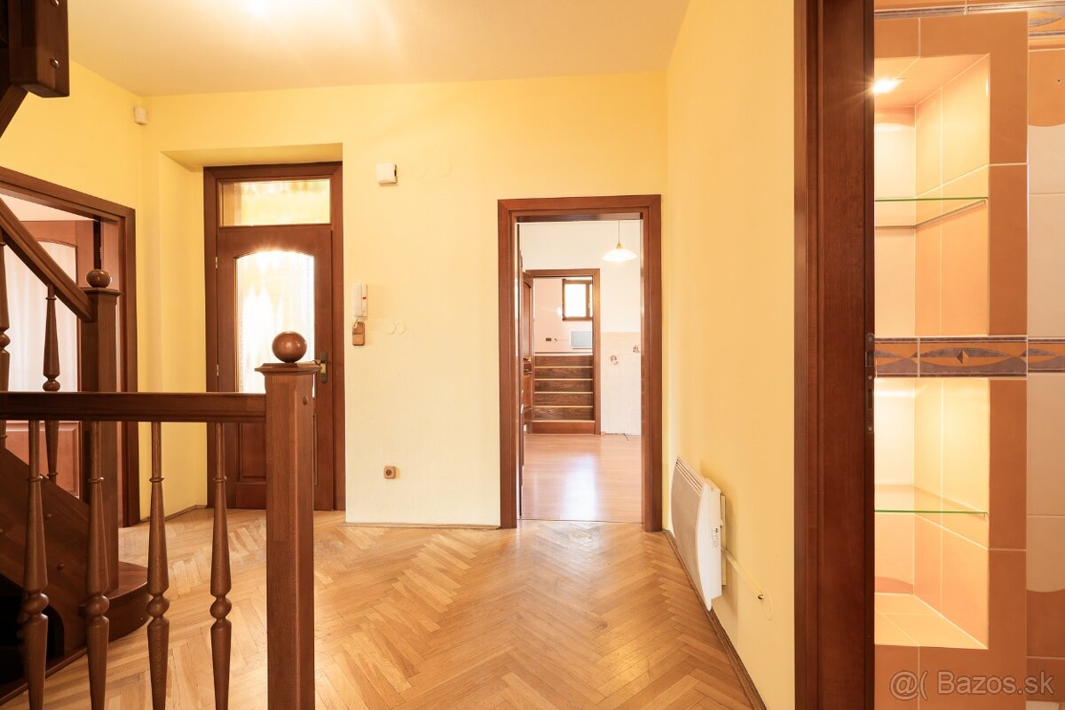 Veľký rodinný dom vhodný aj ako rekreačná nehnuteľnosť - 15