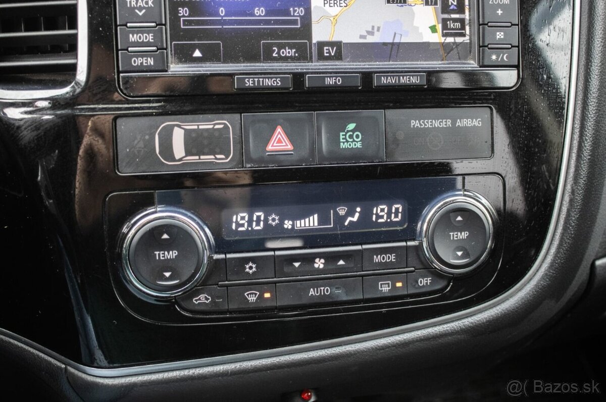 Mitsubishi Outlander 2.0 PHEV 4WD (2013) - 15