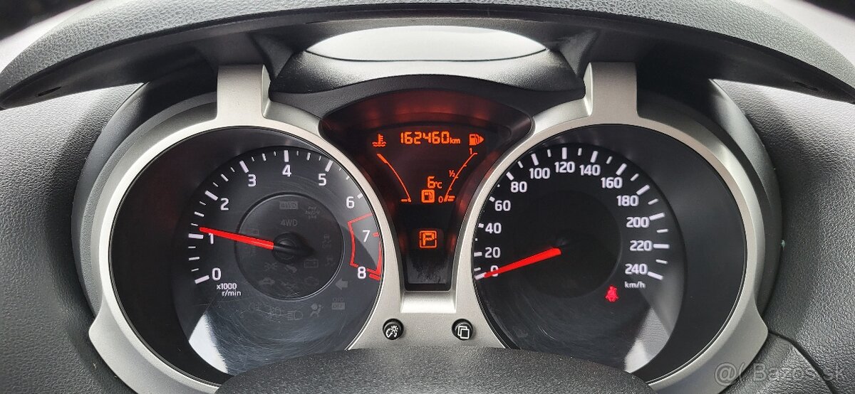 Nissan Juke 1.6i automat rok 2013 - 15