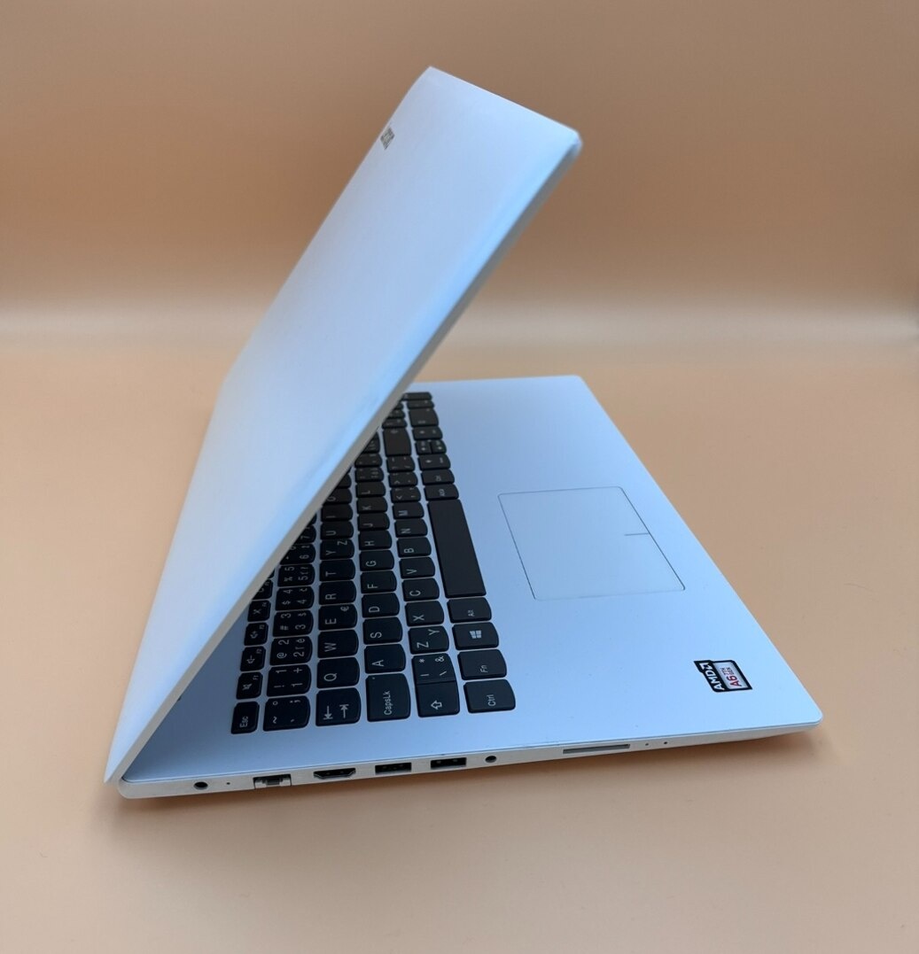 Notebook 15,6" Lenovo.AMD A6-9220 2x2,50GHz.8gb ram.120SSD - 15