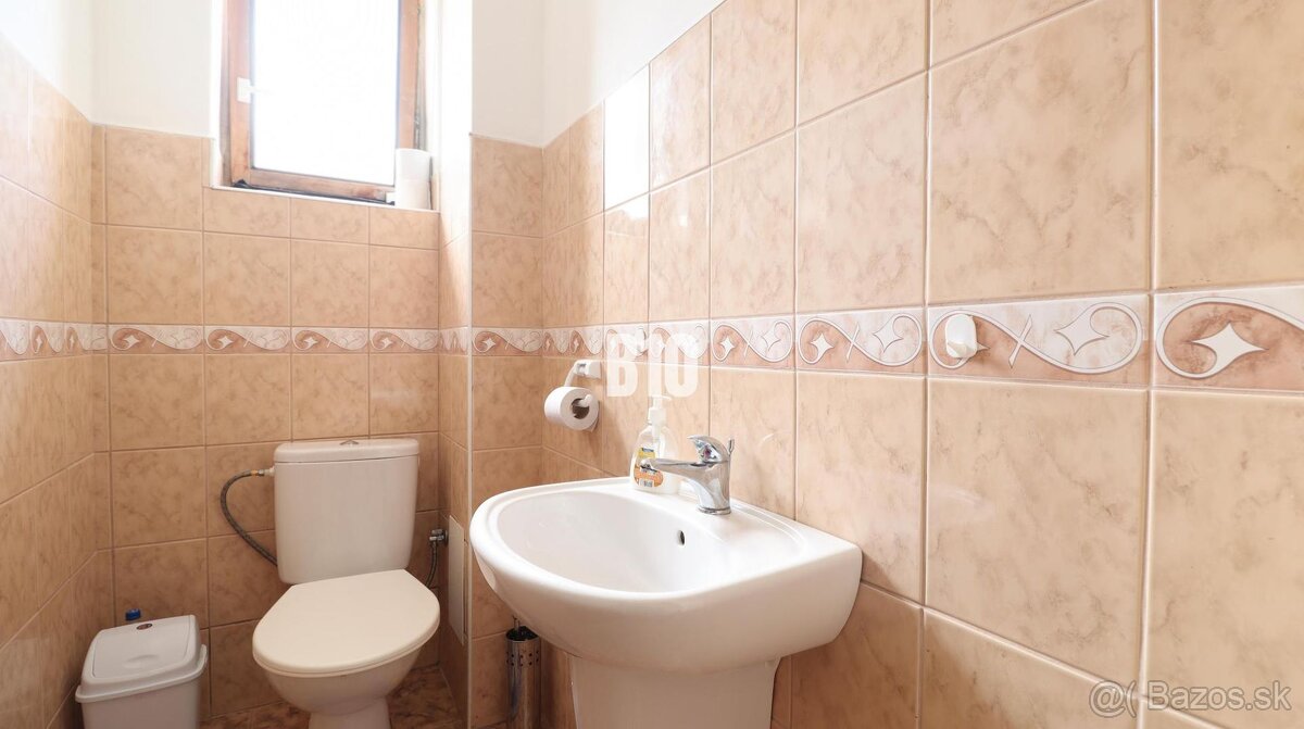 Dom Vitanová s velkorysým pozemkom - 15