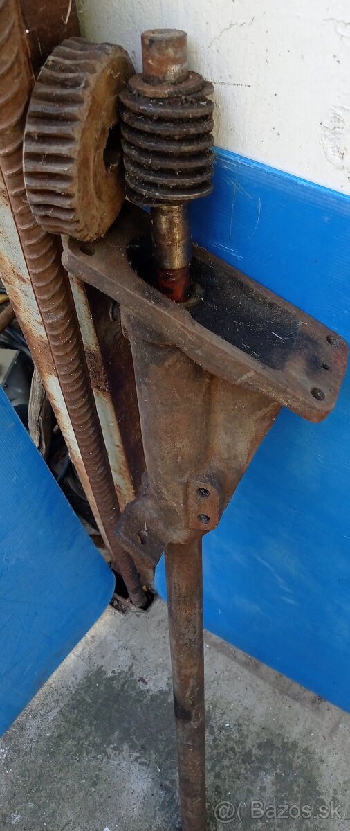 Zetor 25 štartér - 15