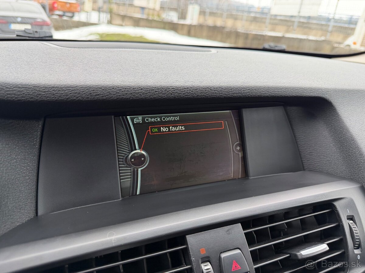 BMW X3 xDrive28i 245k A/T - 15