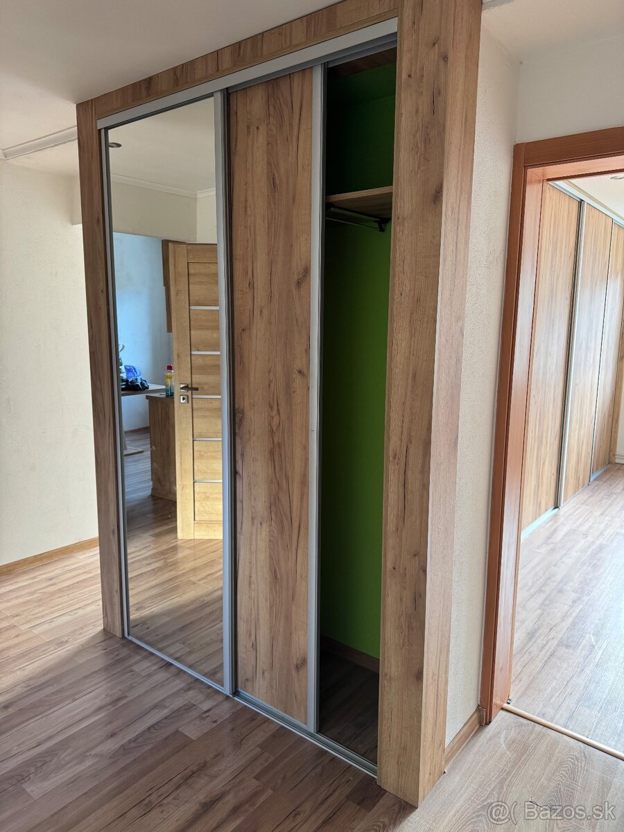 Veľký 2-izbový byt - cena do konca mesiaca - 15