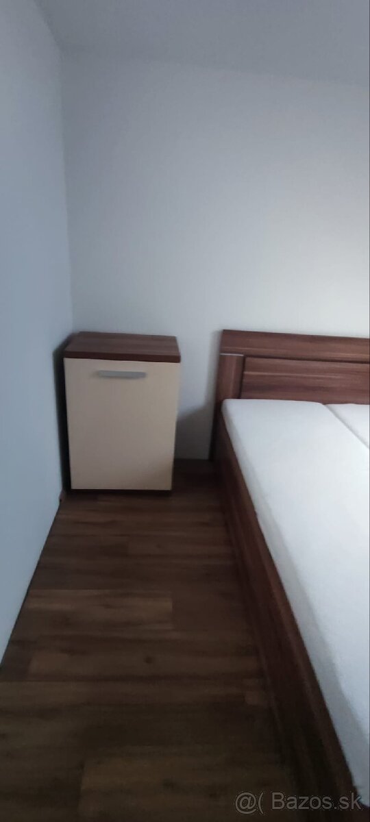 Predam postel zo pc stolikom - 15