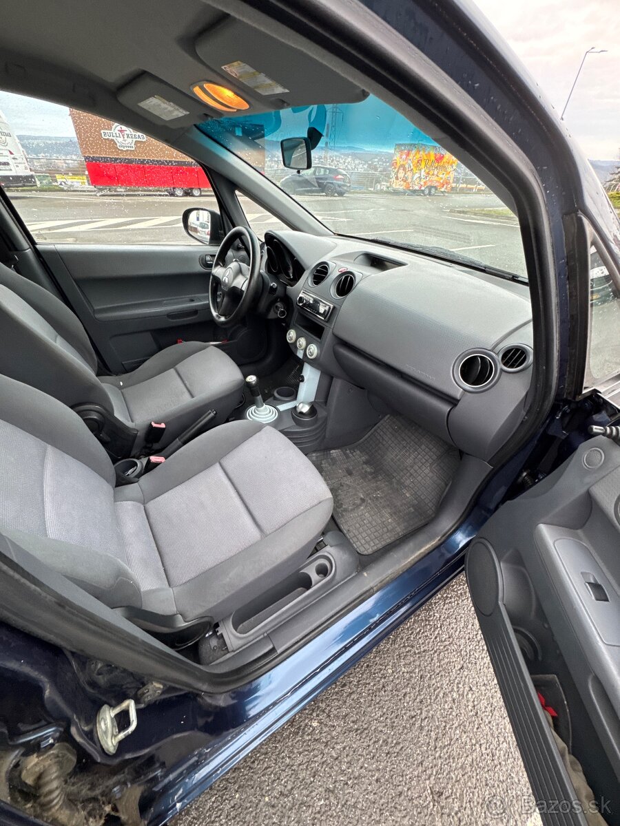 Mitsubishi Colt 1.1 - 15