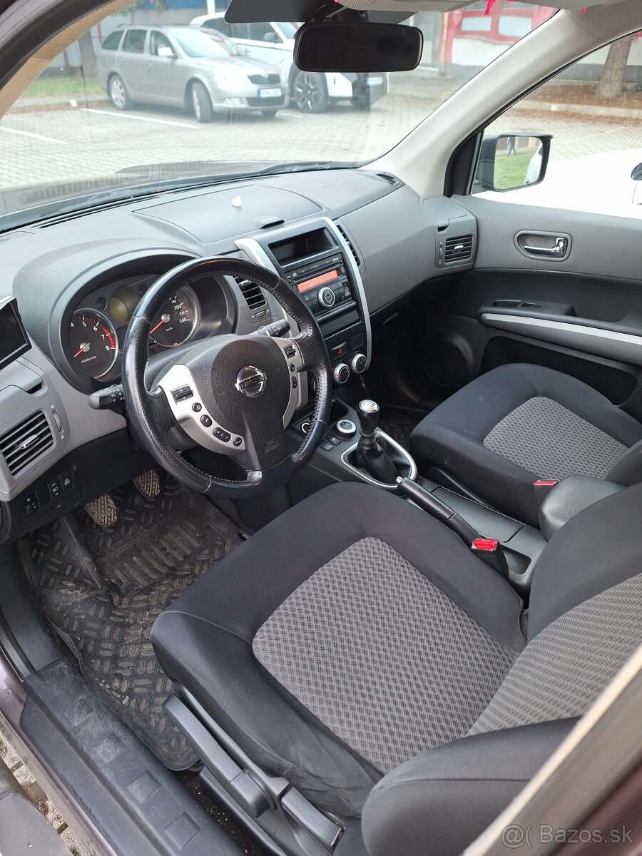 Nissan X-Trail T31 2,5 benzín - 15