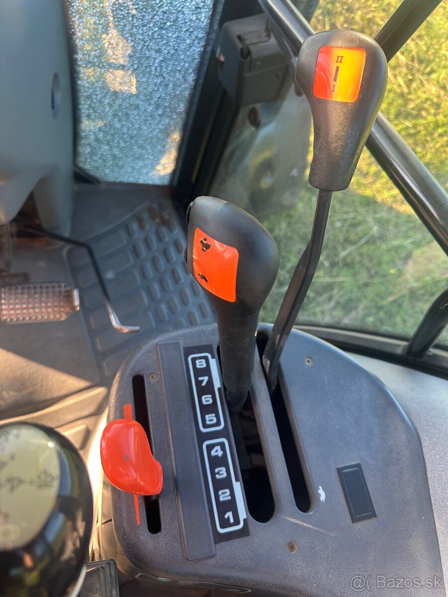 New Holland TS90 - 15