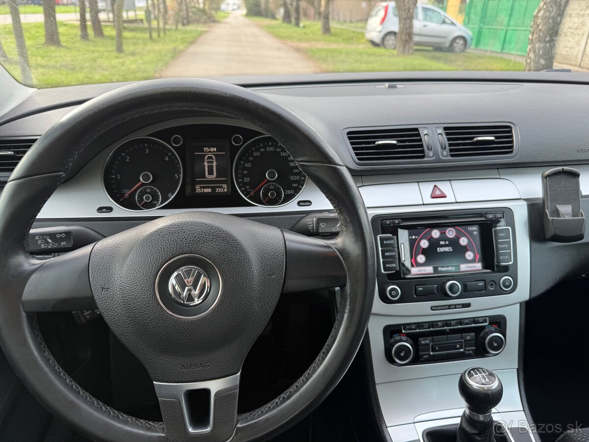 Volkswagen Passat 2.0 TDi CR Facelift 2010 - 15