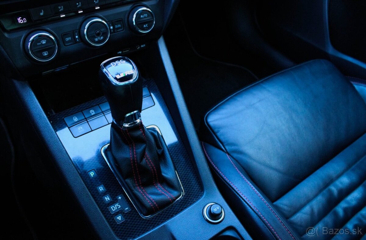 Škoda Octavia Combi 2.0 TDI RS DSG - 15