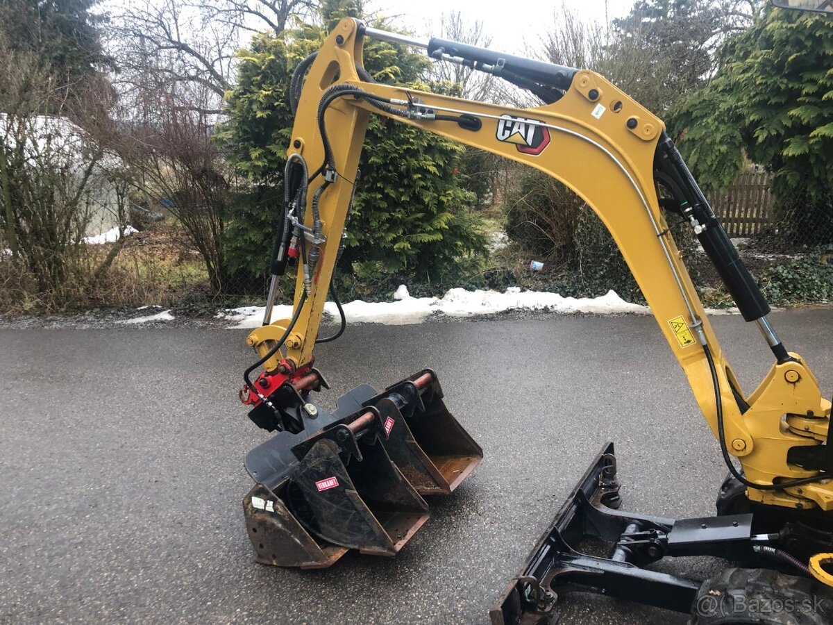 Caterpillar CAT 301.6 - 15