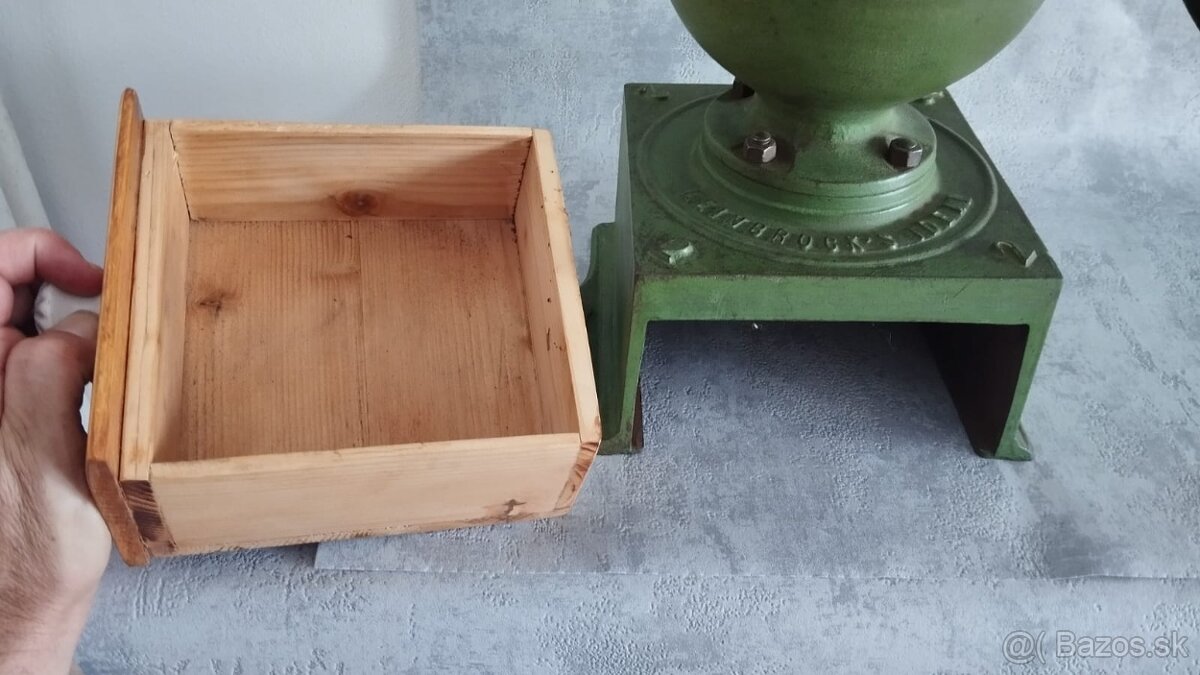 Kupecký mlyncek na kávu Leinbrock IDEAL no.2 s rumpálem - 15