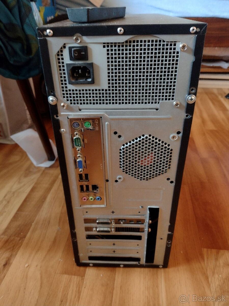 Predám skladaný Pc starší ma procese Intel i7. - 15