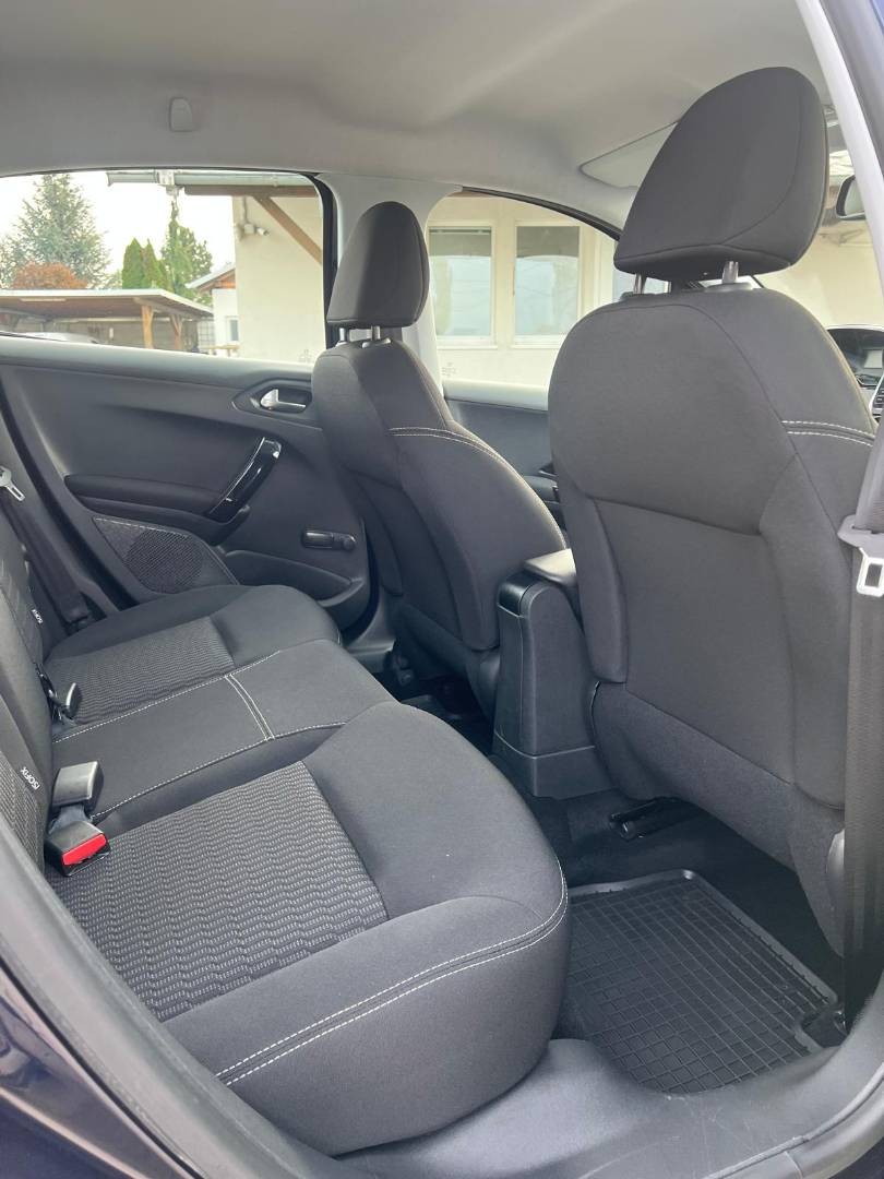 Peugeot 208 1.2 PureTech Active E6.2 - 15