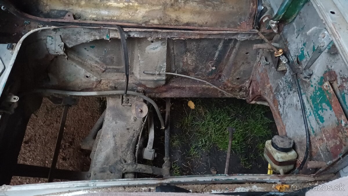 Škoda 1203 zo šiltom - 15