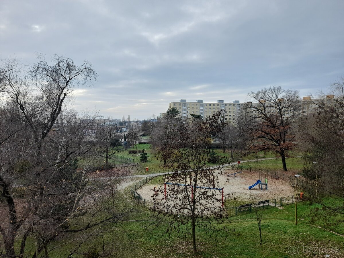 Na predaj 3 izbový byt, 67m2, sídl. Terasa, Narcisová ul. - 15