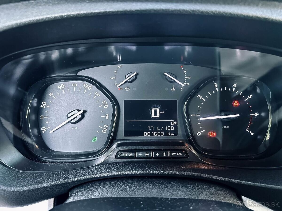 Peugeot Traveller 2.0 BlueHDi Active Long - 15
