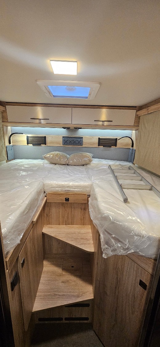 Karavany a obytné autá Euramobil - 15