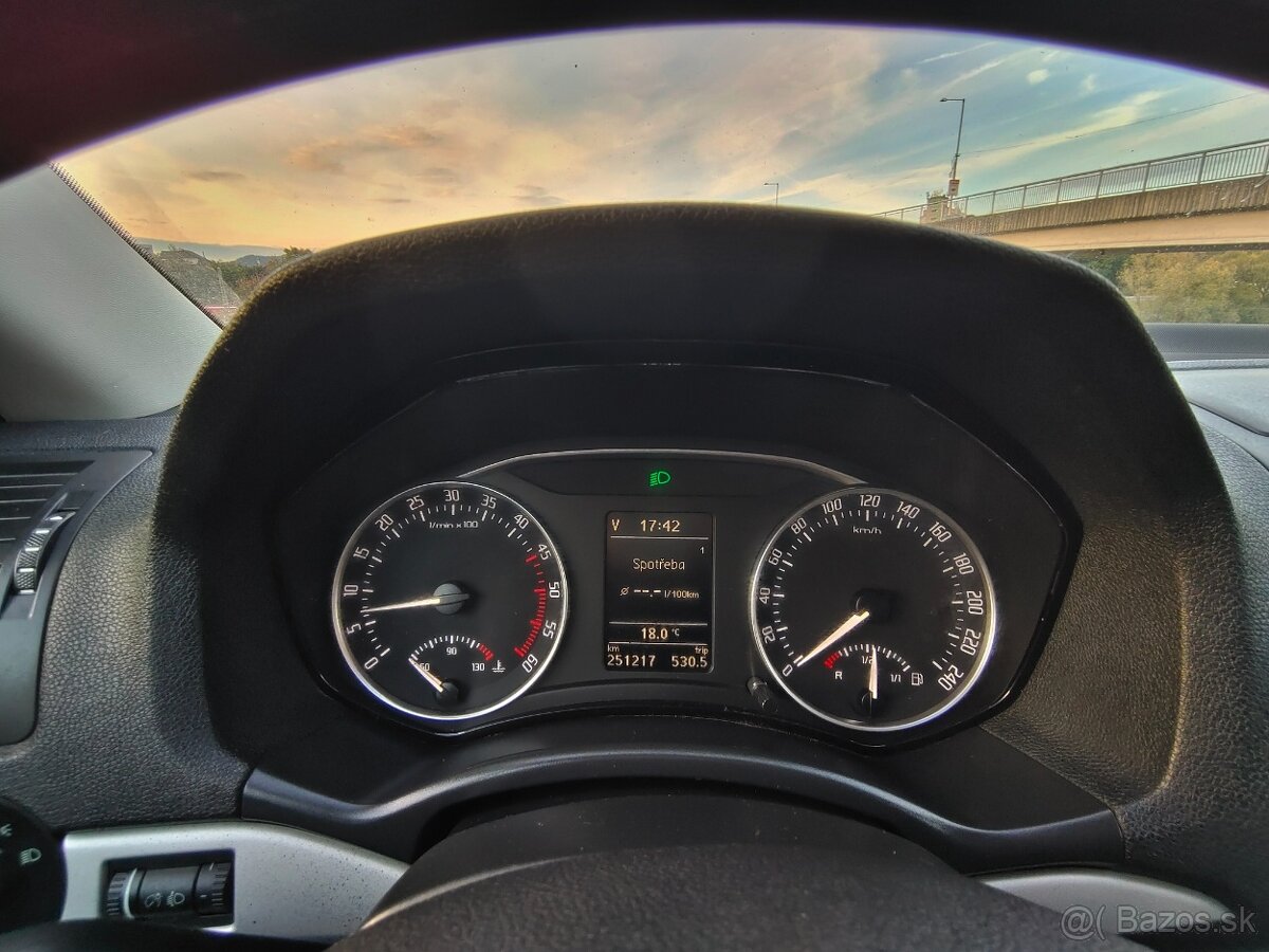 Škoda Octavia II 1.6 Tdi • 2010 • 251tis km • Klima Navi - 15