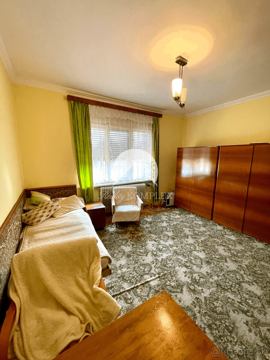 Reality KOMPLEX s.r.o. Vám ponúka priestranný rodinný dom s - 15