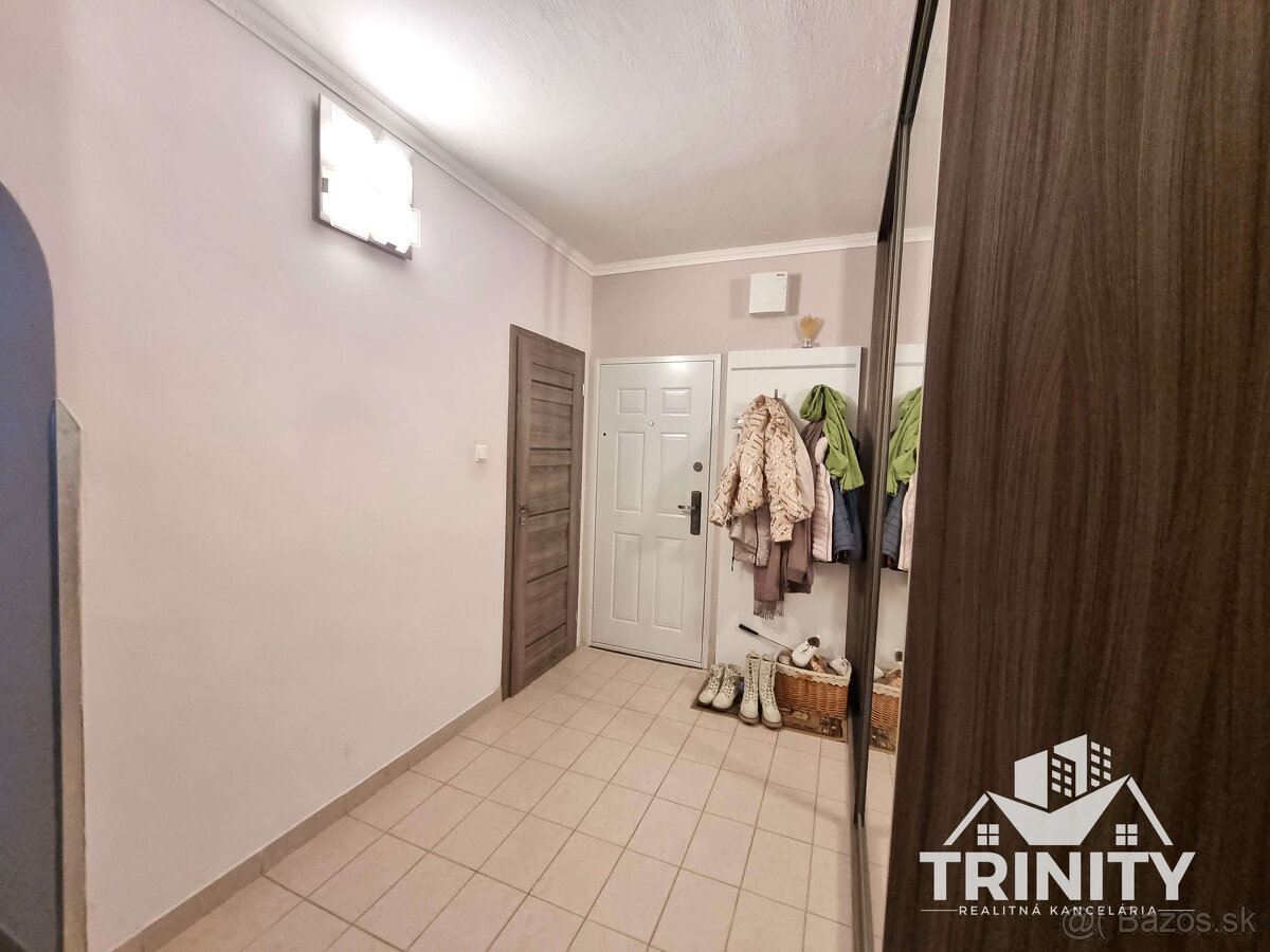 Na predaj veľký 3-izbový byt s balkónom v meste Nové Zámky - 15