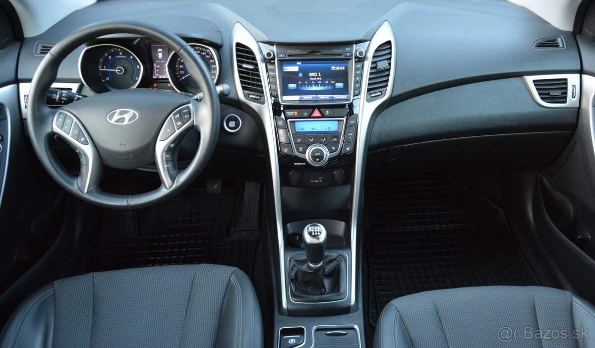 Hyundai i30 CW 1.60 SR voz, 1. maj, Serv. história, TOP výba - 15