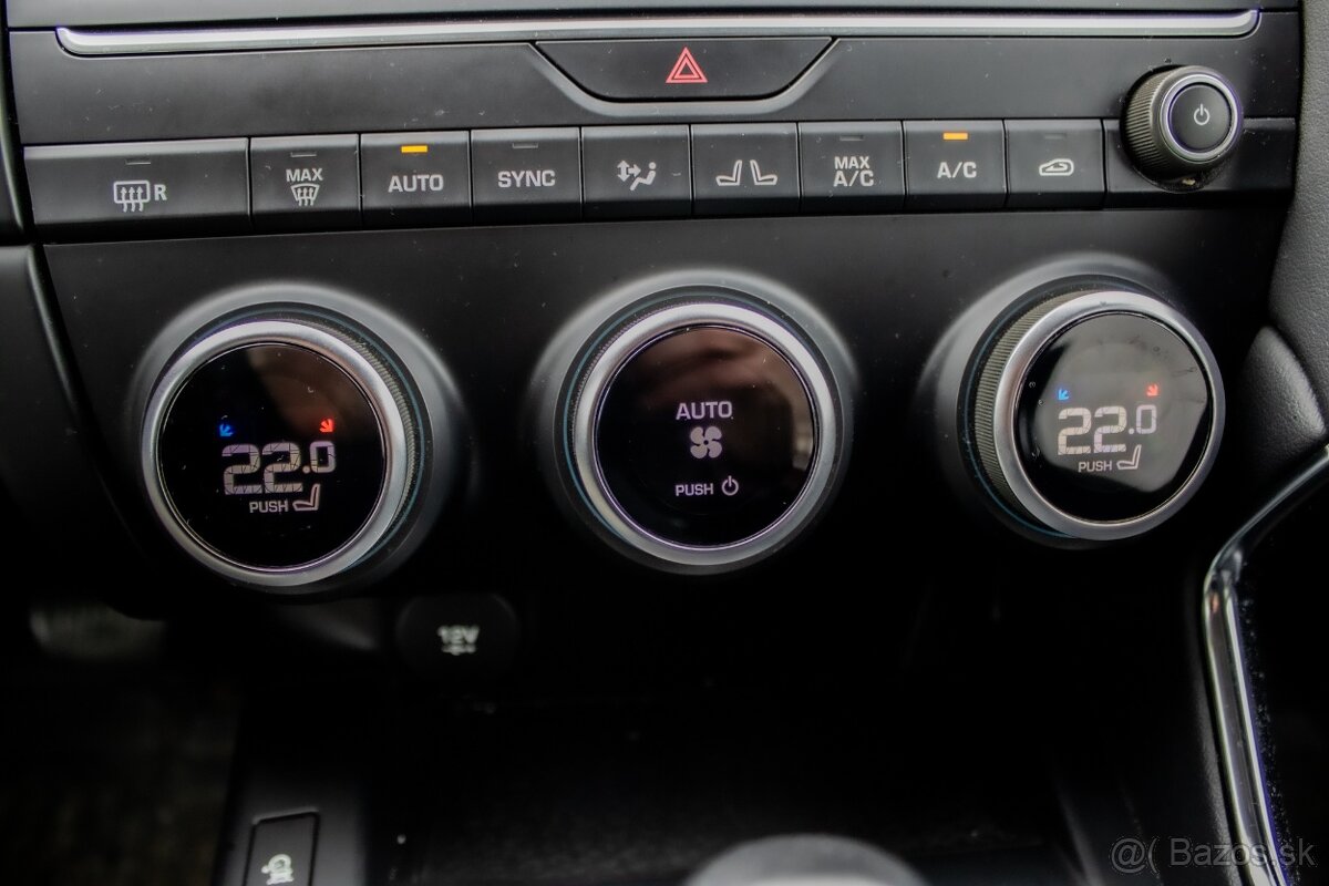 Jaguar E-Pace 2.0 AT9 110kW AWD Black Edition odpočet DpH - 15