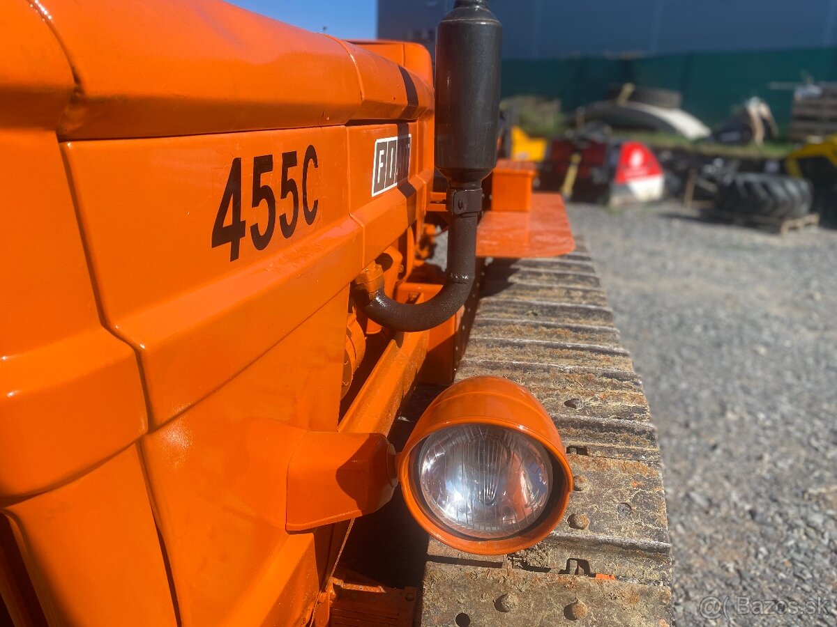 Pásový traktor Fiat455C - 15