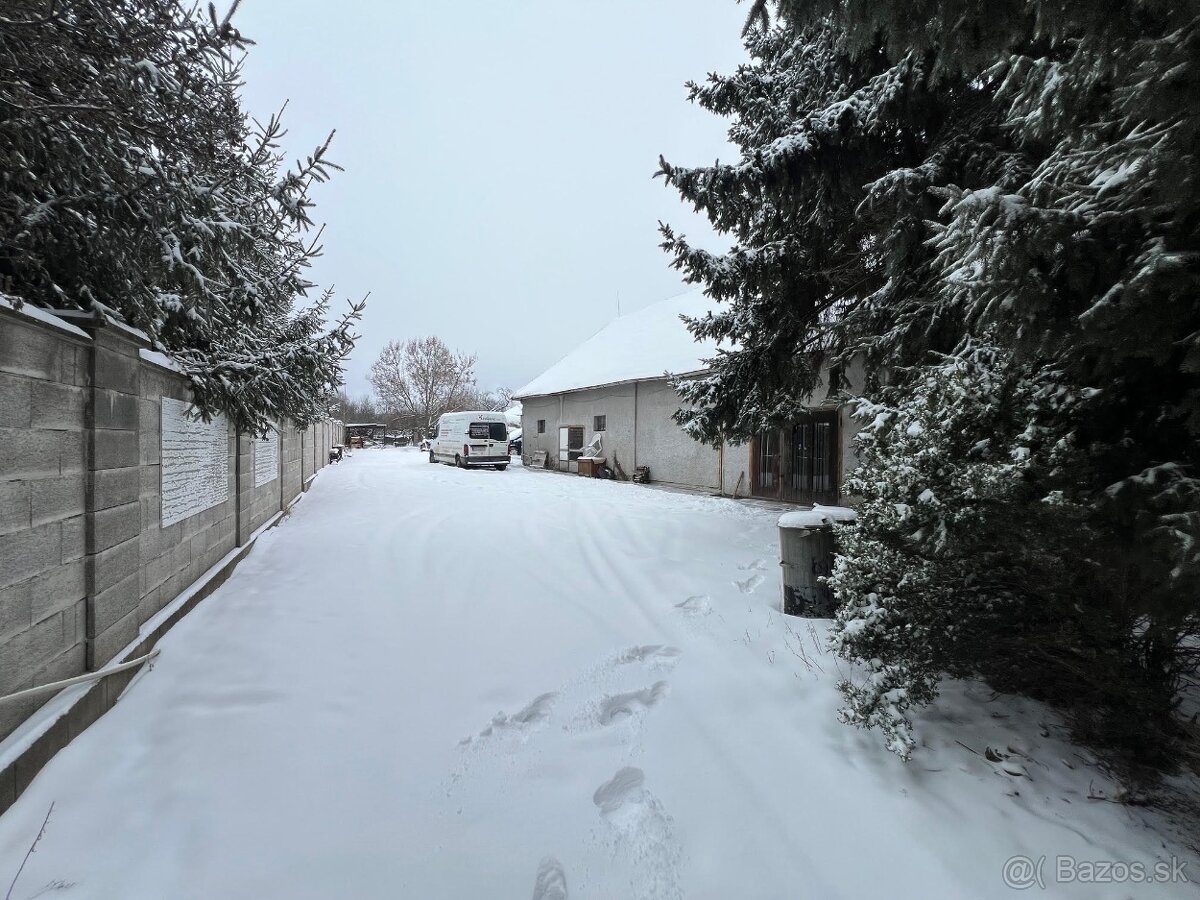 Rodinný dom/predajňa - 15