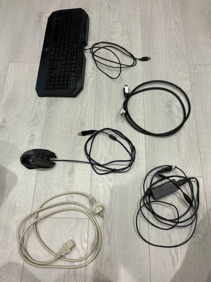 Herný počítač - Acer Predator + Monitor + Klávesnica + Myš - 15